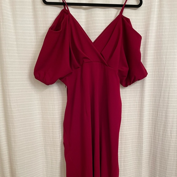 ASOS DESIGN Maternity Off Shoulder Ruched Midi Dress in Red - Picture 5 of 8